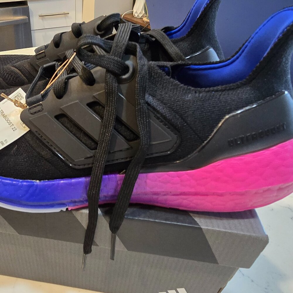 Adidas Ultraboost 22 Running Shoes Black Pink HQ8593 Womens Size 7 Mens 6 NEW